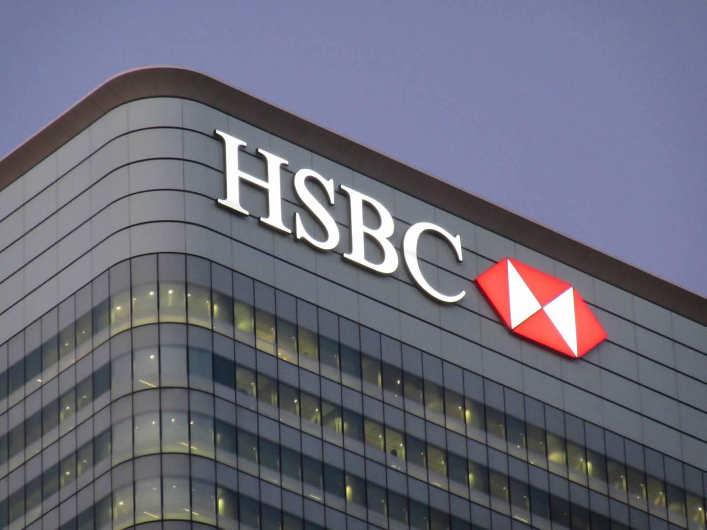 HSBC annonce une hausse de 76 % de son bénéfice au troisième trimestre et prévoit un rachat d'actions de 2 milliards de dollars - Burzovnisvet.cz - Actions, Bourse, Change, Forex, Matières premières, IPO, Obligations