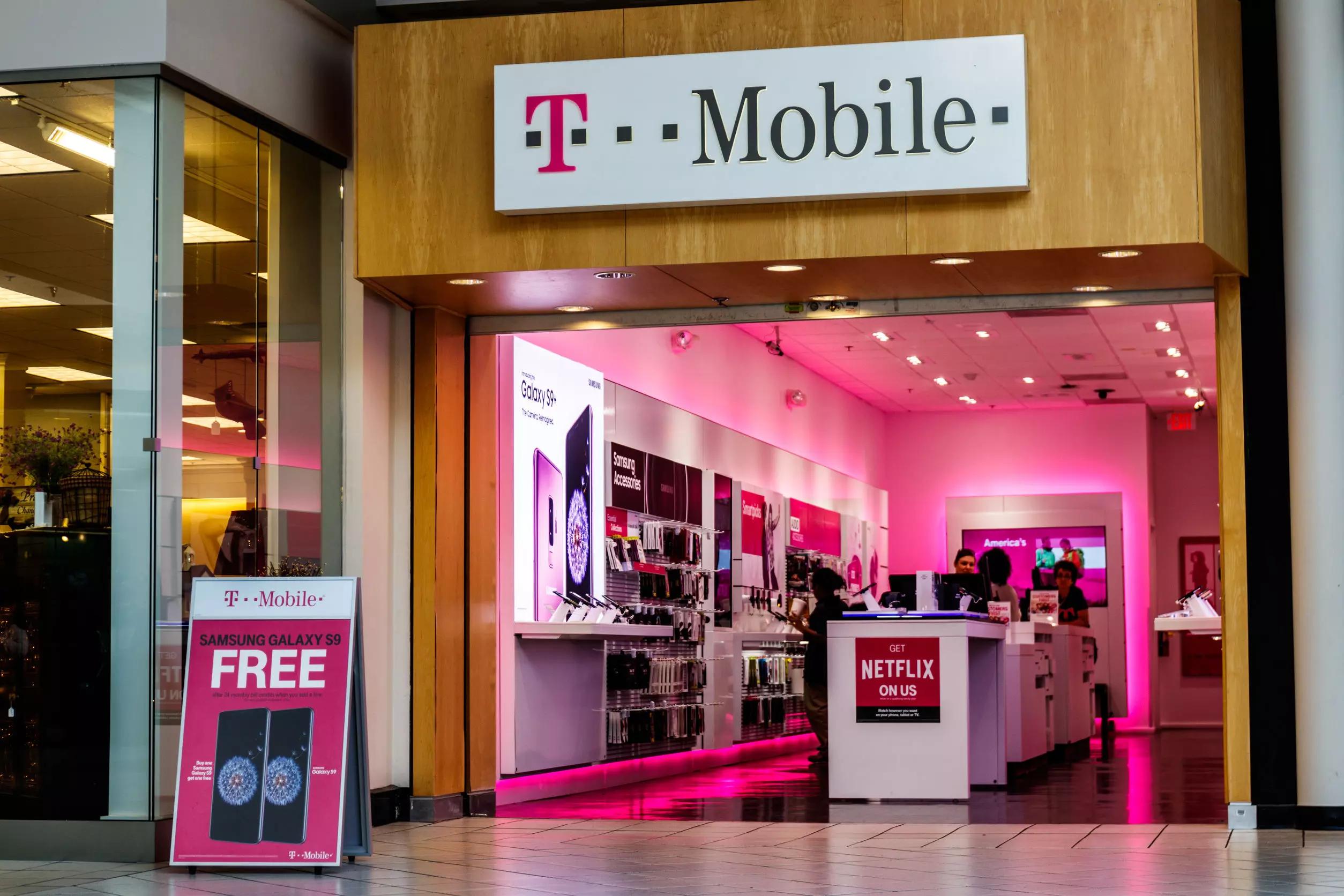 T-Mobile : Leader oligopolistique, mais attention à la valorisation - Burzovnisvet.cz - Actions, bourse, forex, matières premières, IPO, obligations