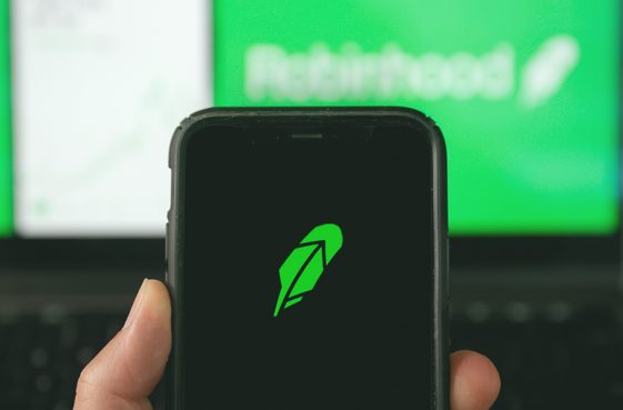 Les actions de Robinhood chutent après l'apparition d'utilisateurs quittant l'application - Burzovnisvet.cz - Stocks, Ratings, Exchange, Forex, Commodities, IPO, Bonds