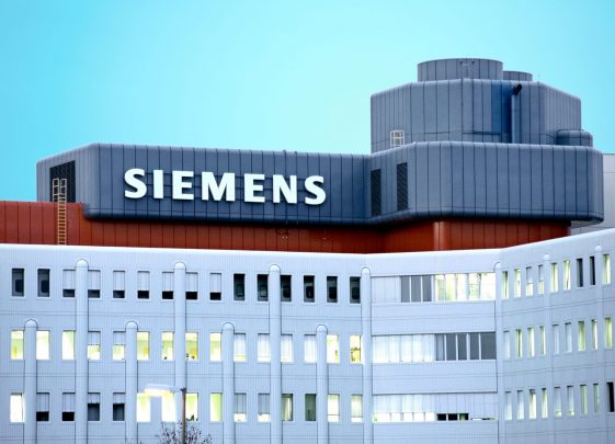 Siemens výrazně zvýšil zisk a podruhé zvedl celoroční výhled