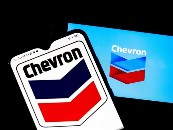 Chevron affiche un bénéfice record depuis 8 ans grâce à la hausse des prix du pétrole et du gaz - Burzovnisvet.cz - Actions, Bourse, Marché, Forex, Matières premières, IPO, Obligations