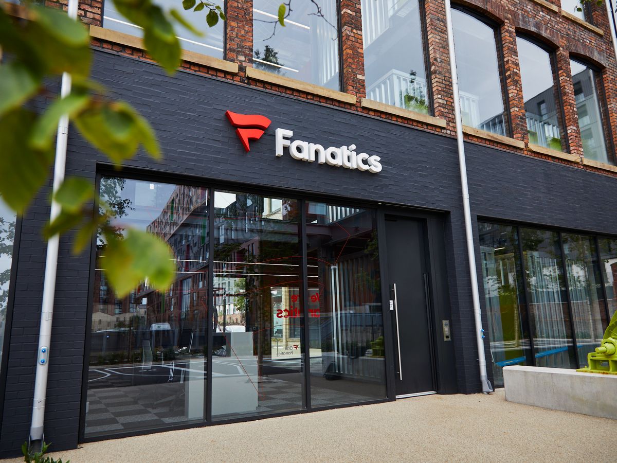 Fanatics acquiert les droits mondiaux de commerce électronique pour les marchandises des Jeux olympiques - Burzovnisvet.cz - Actions, Bourse, Marché, Forex, Matières premières, IPO, Obligations