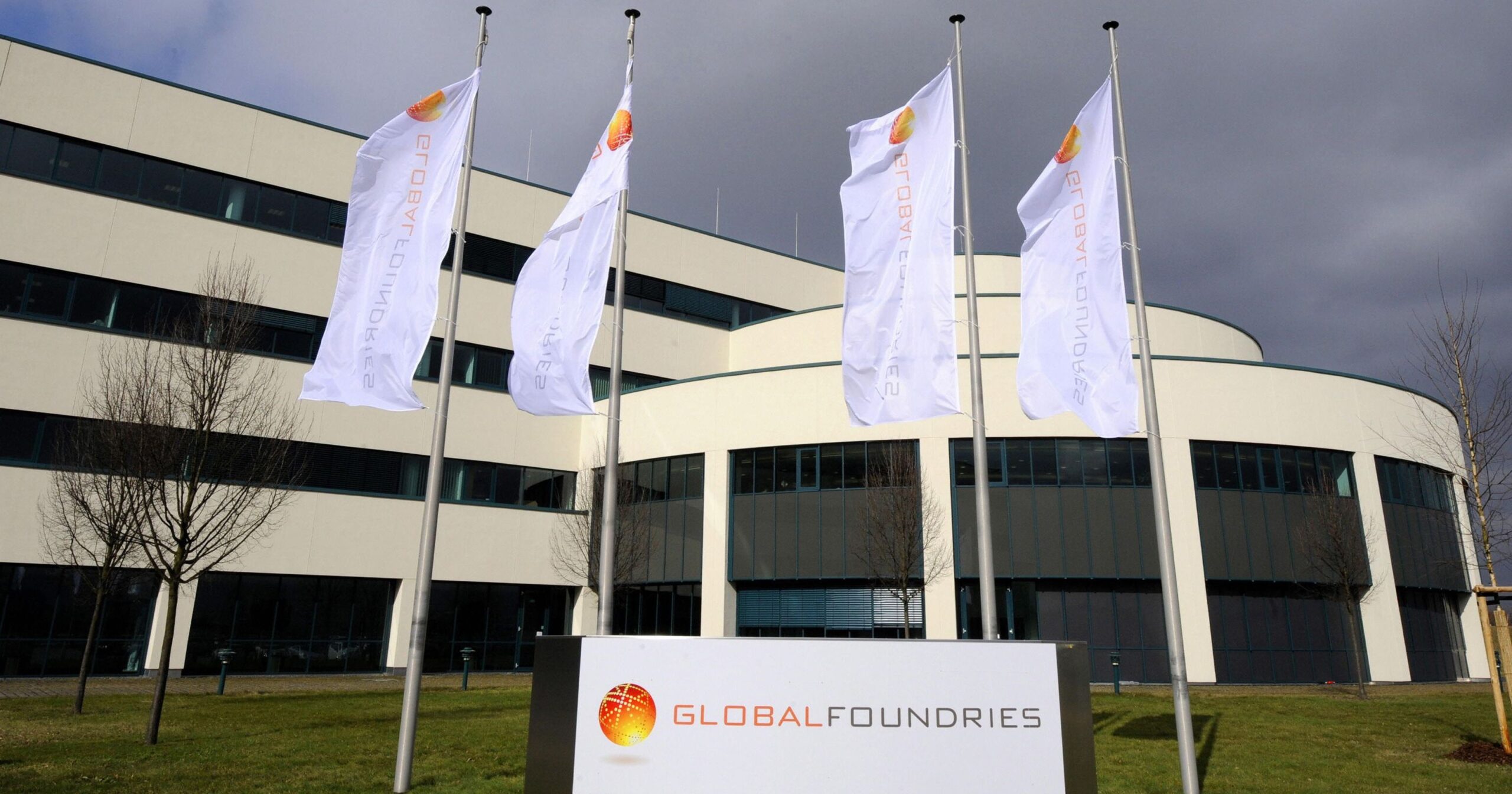 Le fabricant de puces GlobalFoundries prévoit une introduction en bourse aux États-Unis d'une valeur d'environ 25 milliards de dollars - Burzovnisvet.cz - Actions, Bourse, Change, Forex, Matières premières, IPO, Obligations