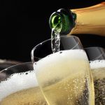 Les ventes de champagne s'envolent et approchent du pic pré-pandémique : "Les consommateurs sont prêts à faire la fête" - Burzovnisvet.cz - Actions, bourse, forex, matières premières, IPO, obligations