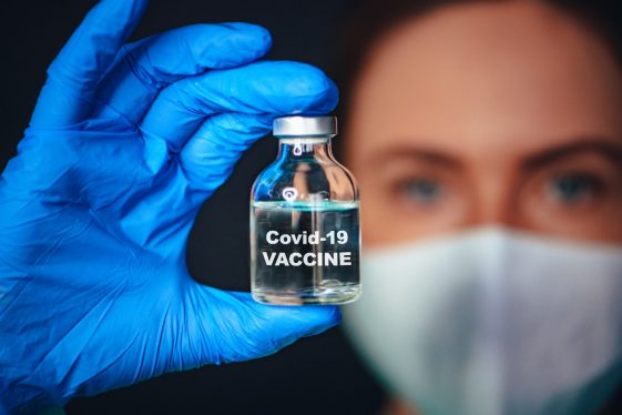 Quelles actions bénéficieront le plus de la vaccination de rappel COVID - Burzovnisvet.cz - Actions, Bourse, Change, Forex, Matières premières, IPO, Obligations