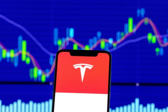 Les actions de Tesla augmentent après la vente de lundi - Burzovnisvet.cz - Actions, Bourse, FX, Matières premières, IPO, Obligations