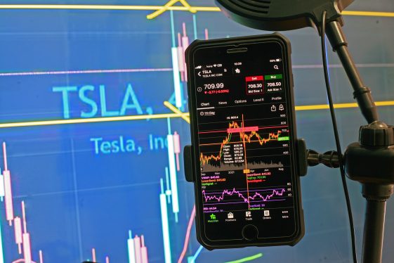 Elon Musk a vendu pour environ 6,9 milliards de dollars d'actions Tesla cette semaine - Burzovnisvet.cz - Actions, Bourse, Change, Forex, Matières premières, IPO, Obligations