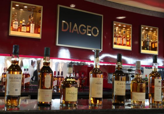 Diageo affiche une croissance à deux chiffres de son chiffre d'affaires au premier semestre et ses actions atteignent un niveau record - Burzovnisvet.cz - Actions, Bourse, Change, Forex, Matières premières, IPO, Obligations