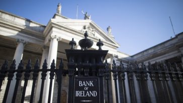 La vente des actions de Bank of Ireland est prolongée, l'État récupère 249 millions d'euros - Burzovnisvet.cz - Actions, Bourse, Forex, Matières premières, IPO, Obligations