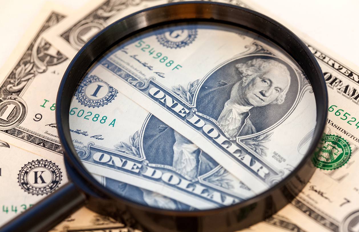 Le dollar faiblit légèrement, mais reste proche de son plus haut niveau depuis juillet dernier - Burzovnisvet.cz - Actions, taux de change, forex, matières premières, IPO, obligations