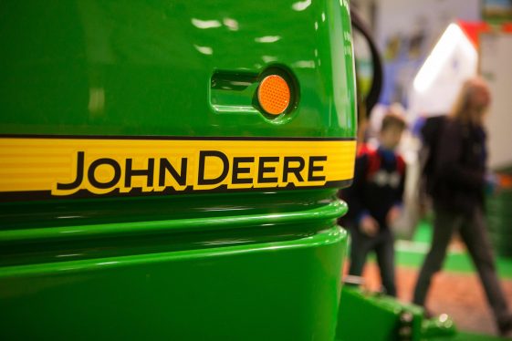 Les bénéfices de Deere augmentent grâce à la demande d'équipements agricoles - Burzovnisvet.cz - Actions, Bourse, Marché, Forex, Matières premières, IPO, Obligations