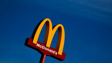 McDonald's crée un nouveau poste pour "comprendre le client et ses besoins" - Burzovnisvet.cz - Actions, Bourse, Change, Forex, Matières premières, IPO, Obligations