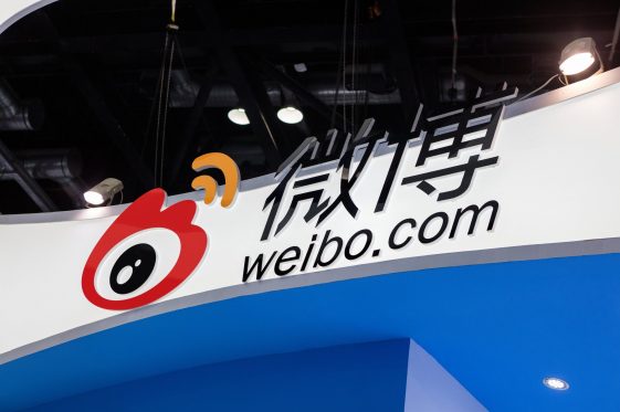 La cotation de Weibo à la bourse de Hong Kong rapporte 385 millions de dollars - Burzovnisvet.cz - Actions, Bourse, Change, Forex, Matières premières, IPO, Obligations
