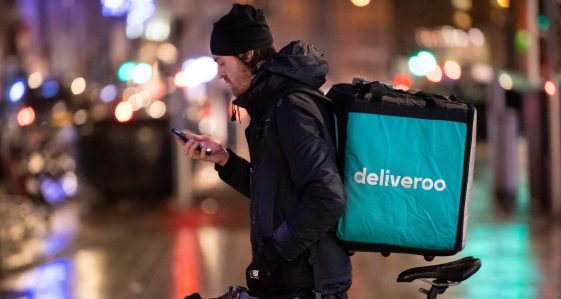 Les actions de Deliveroo et Delivery Hero chutent après le rapport sur les règles du travail de l'UE - Burzovnisvet.cz - Actions, Bourse, Change, Forex, Matières premières, IPO, Obligations