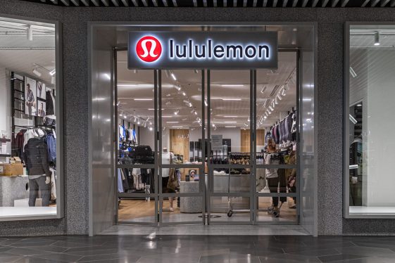 Les bénéfices de Lululemon dépassent les estimations, mais les actions chutent après que le détaillant a réduit ses prévisions de ventes d'équipements de fitness en miroir - Burzovnisvet.cz - Stocks, Stock, Exchange, Forex, Commodities, IPO, Bonds