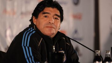 Les fans de Maradona peuvent acheter ses maillots, ses voitures et sa maison aux enchères en ligne - Burzovnisvet.cz - Actions, bourse, forex, matières premières, IPO, obligations