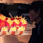 McDonald's au Japon fait face à une pénurie d'approvisionnement et les grosses frites ont disparu du menu.