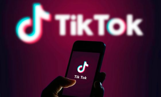 TikTok est devenu le site web le plus visité au monde, dépassant Google - Burzovnisvet.cz - Actions, bourse, forex, matières premières, IPO, obligations