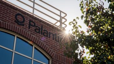 La prochaine étape pour les actions Palantir après une chute de 25 % - Burzovnisvet.cz - Actions, bourse, forex, matières premières, IPO, obligations