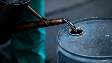 Le pétrole augmente alors que les Saoudiens relèvent le prix pour exprimer leur confiance dans la demande - Burzovnisvet.cz - Actions, Bourse, Change, Forex, Matières premières, IPO, Obligations