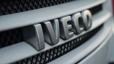 Iveco est déjà une entreprise totalement indépendante, mais les actions ont débuté par une baisse - Burzovnisvet.cz - Actions, taux de change, forex, matières premières, IPO, obligations