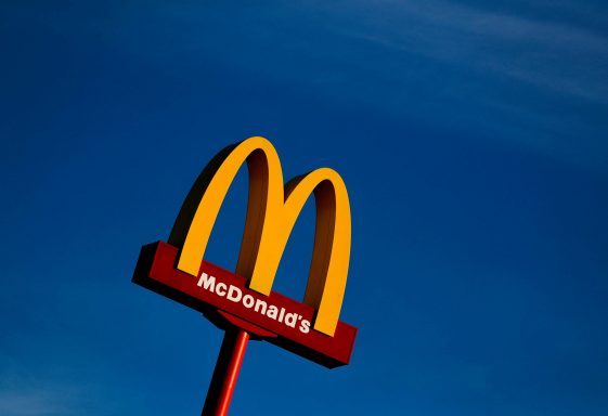 McDonald's se renforce après que Piper Sandler a relevé son prix cible - Burzovnisvet.cz - Actions, bourse, forex, matières premières, IPO, obligations