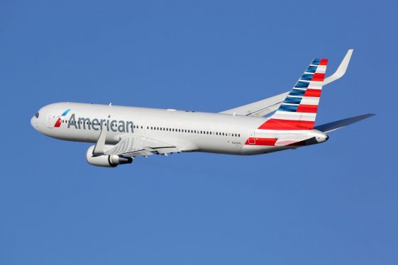 American Airlines réduit ses pertes en raison des voyages de vacances - Burzovnisvet.cz - Actions, Bourse, FX, Matières premières, IPO, Obligations