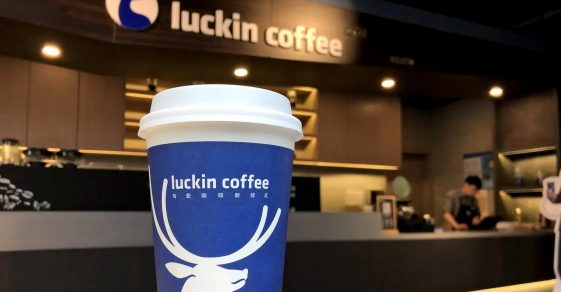 Luckin Coffee prévoit de revenir au Nasdaq après une fraude de 300 millions de dollars - Burzovnisvet.cz - Actions, Bourse, Change, Forex, Matières premières, IPO, Obligations