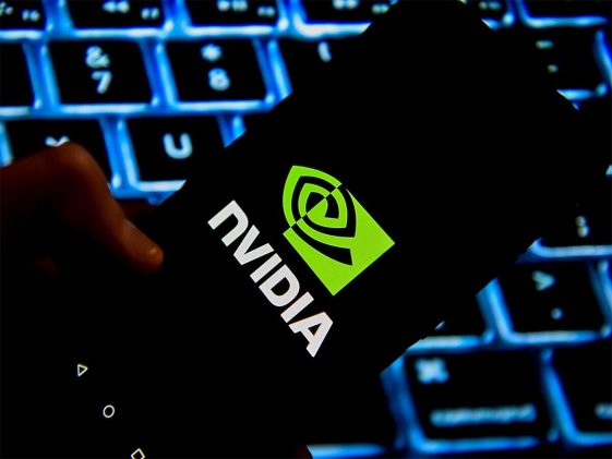 Nvidia chute à l'annonce de son intention d'abandonner le rachat d'ARM - Burzovnisvet.cz - Actions, Bourse, Change, Forex, Matières premières, IPO, Obligations