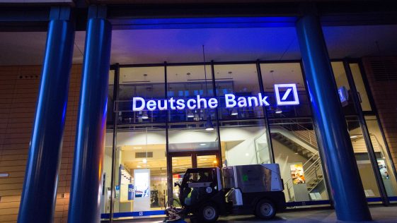 Deutsche Bank relève le prix cible d'Apple - Burzovnisvet.cz - Actions, taux de change, forex, matières premières, IPO, obligations