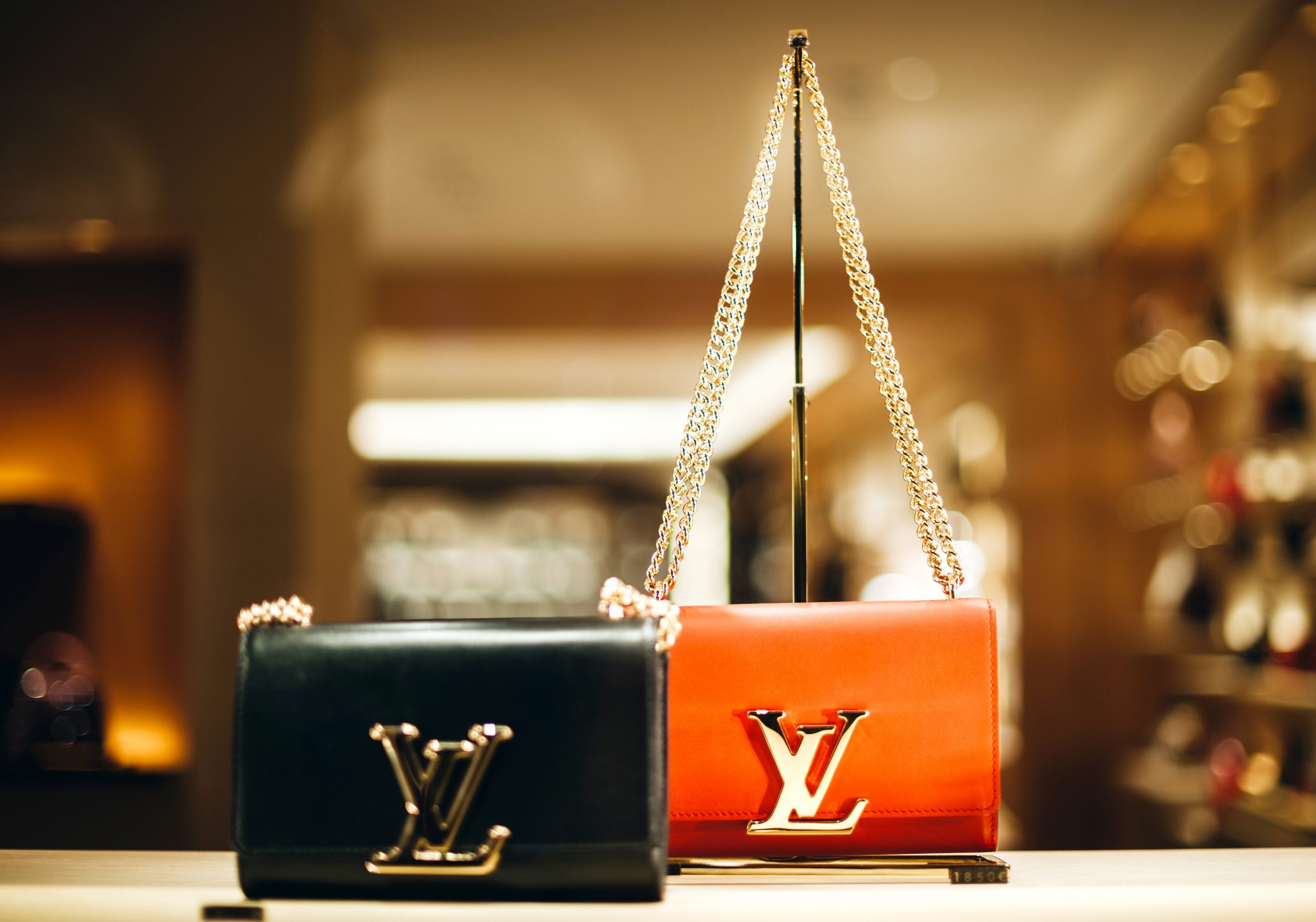 Les actions LVMH augmentent après l'accélération de la croissance du chiffre d'affaires du géant du luxe au quatrième trimestre - Burzovnisvet.cz - Actions, Bourse, FX, Matières premières, IPO, Obligations