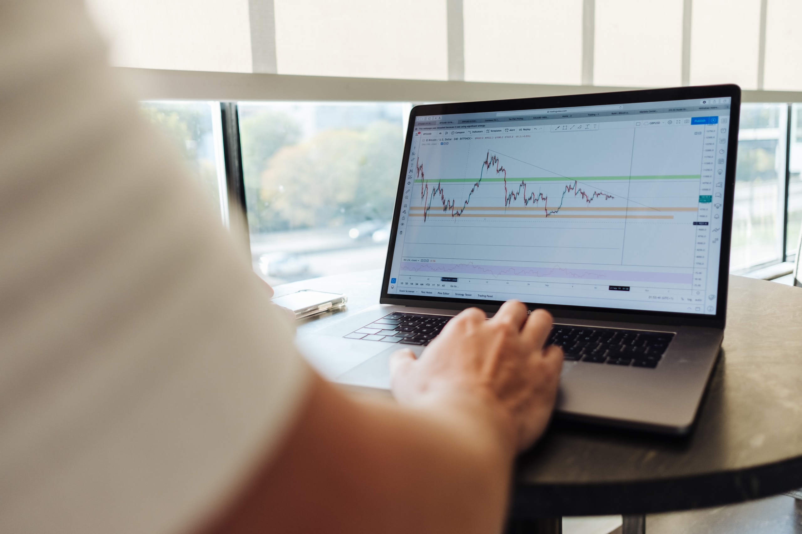 Qu'est-ce que l'EPS ? Explication du bénéfice par action - Burzovnisvet.cz - Actions, bourse, forex, matières premières, IPO, obligations