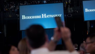L'approche à long terme de Warren Buffett porte ses fruits : Berkshire Hathaway surpasse les méta-plates-formes - Burzovnisvet.cz - Actions, Bourse, Change, Forex, Matières premières, IPO, Obligations