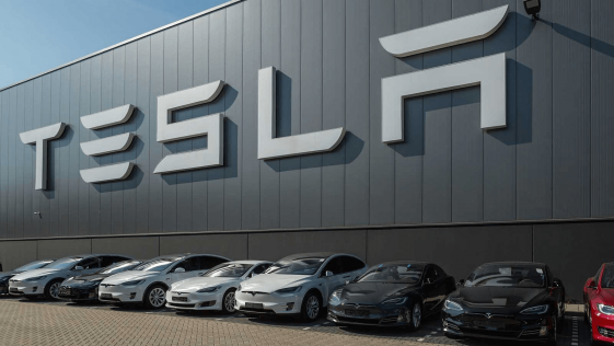 Les actions de Tesla ont baissé de 20% cette année. Quand Wall Street s'attend-elle à une reprise ? - Burzovnisvet.cz - Actions, taux de change, marché boursier, forex, matières premières, IPO, obligations