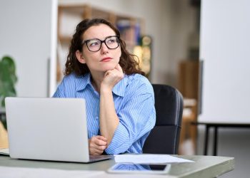Crédit immobilier : Faut-il attendre ou sauter le pas ? Guide pour choisir la meilleure stratégie