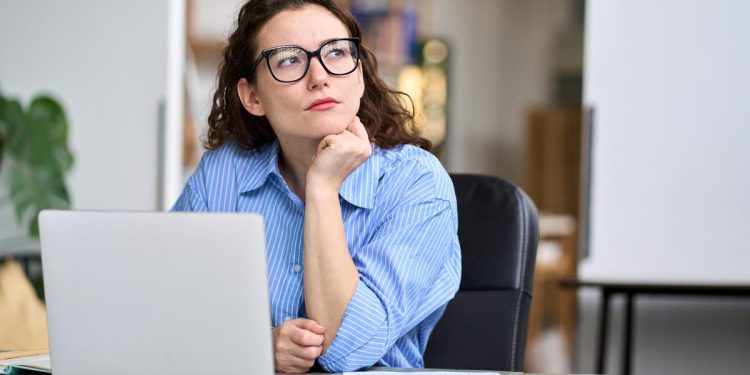 Crédit immobilier : Faut-il attendre ou sauter le pas ? Guide pour choisir la meilleure stratégie
